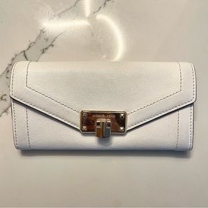 Micheal Kors Wallet